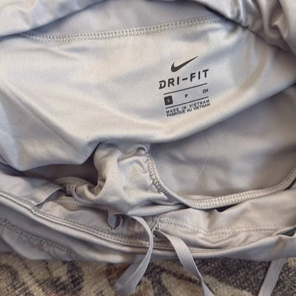 Nike Running Shorts - Picture 3 of 4